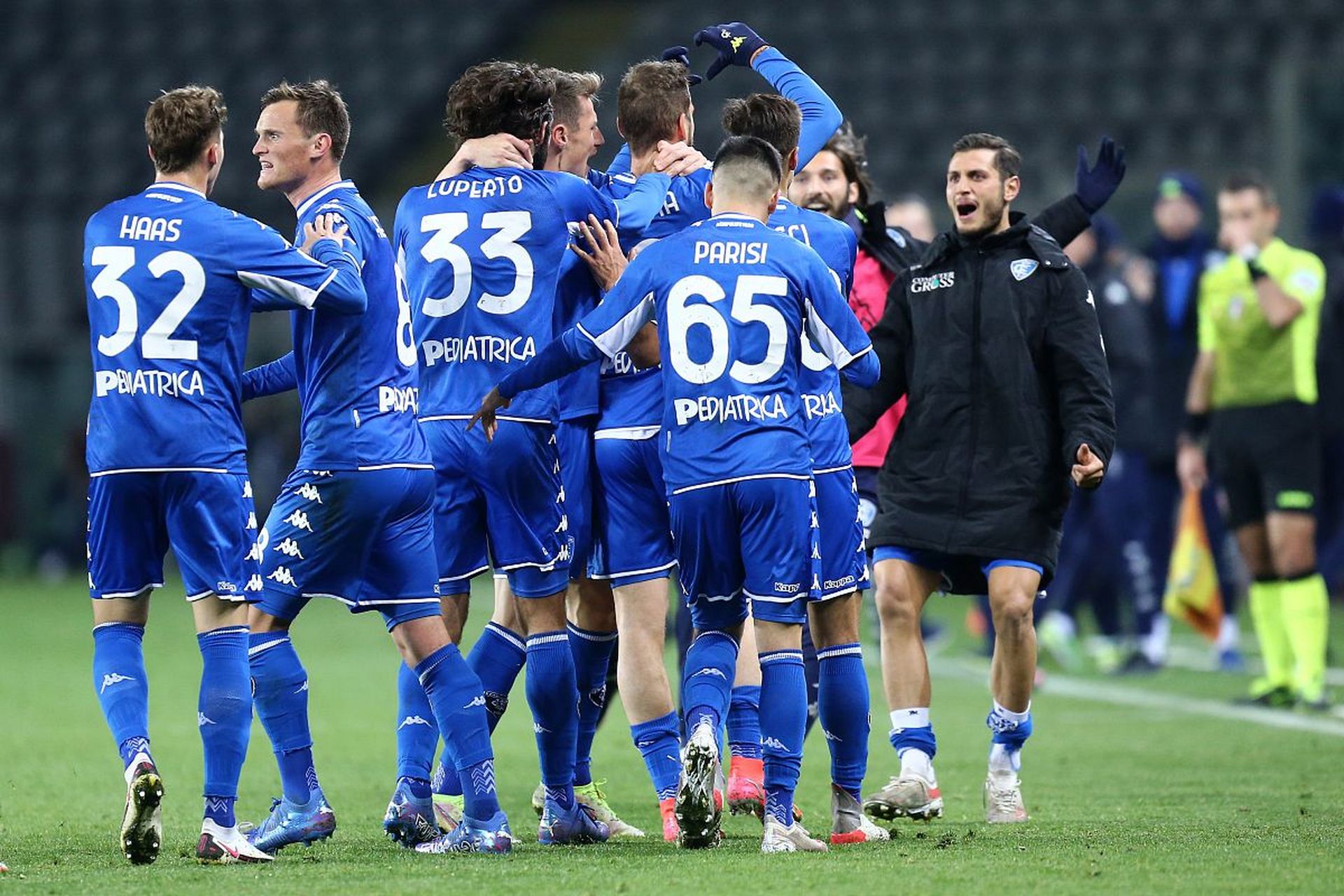 脆而克制 脆而克制